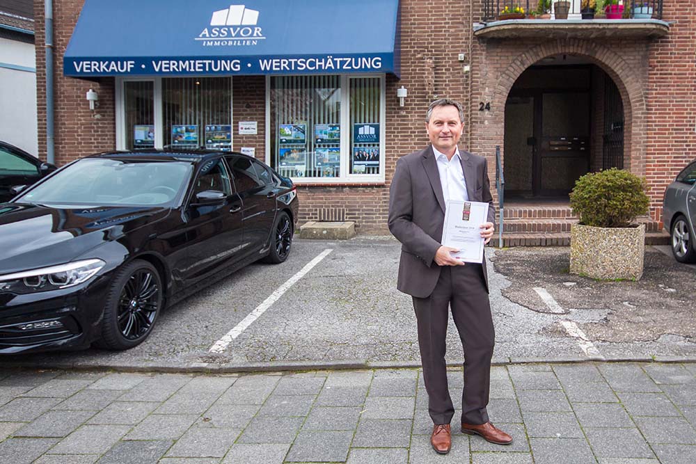 Immobilienmakler Düsseldorf ausgezeichnet, positive Bewertung, Beratung für Hausverkäufer, die ein Haus mit Mieter verkaufen wollen